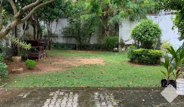 1124,Luxury House,Raja Maha Vihara Road, Nugegoda