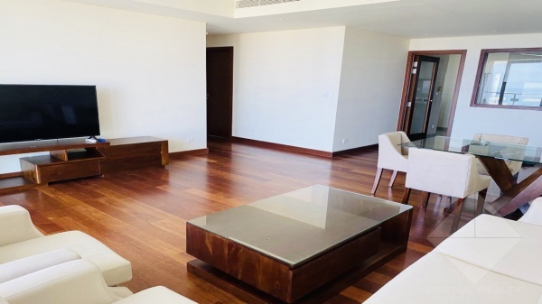 1335,Luxury Apartment,Cinnamon Life Residencies,Colombo 2