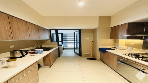 1594,Luxury Apartment,Havelock City, Colombo 5