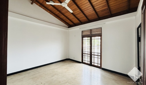 1615,Modern House,Holy Emmanuel Church Road, Moratuwa