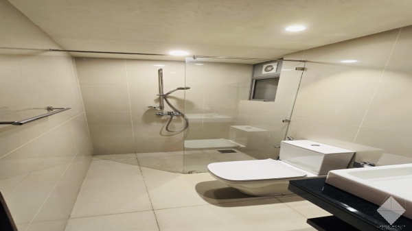 1681,Luxury Apartment,Aquaria Residencies, Colombo 5