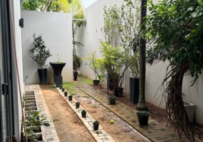 1694,Luxury House,St Peters Road, Moratuwa